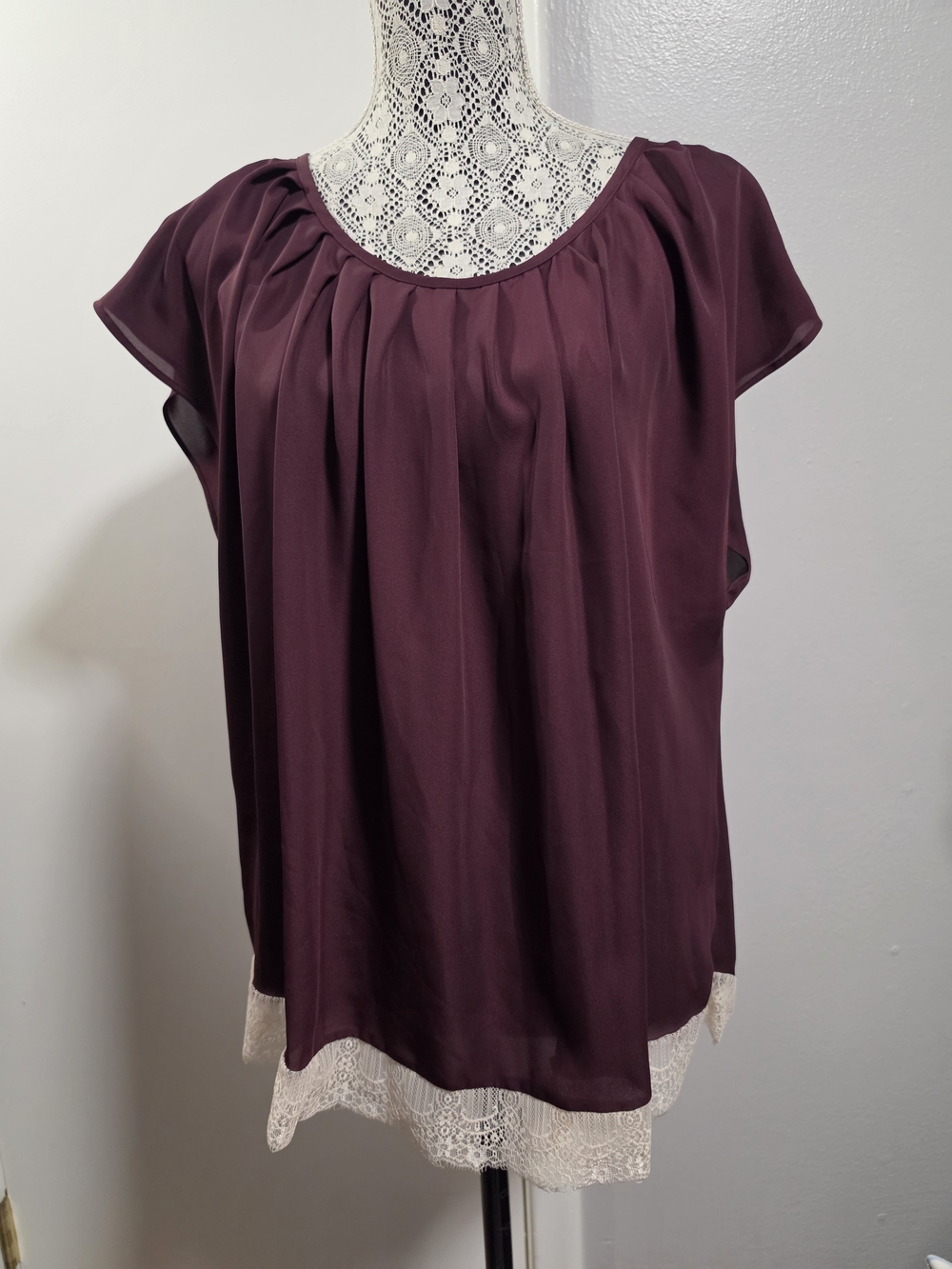 LC Lauren Conrad XXL Plum Burgundy Lace Hem Tie Back Blouse Top